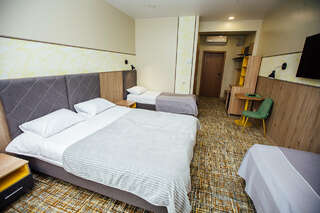 Отель Экопарк Поляны Рязань Семейный номер с душем-1